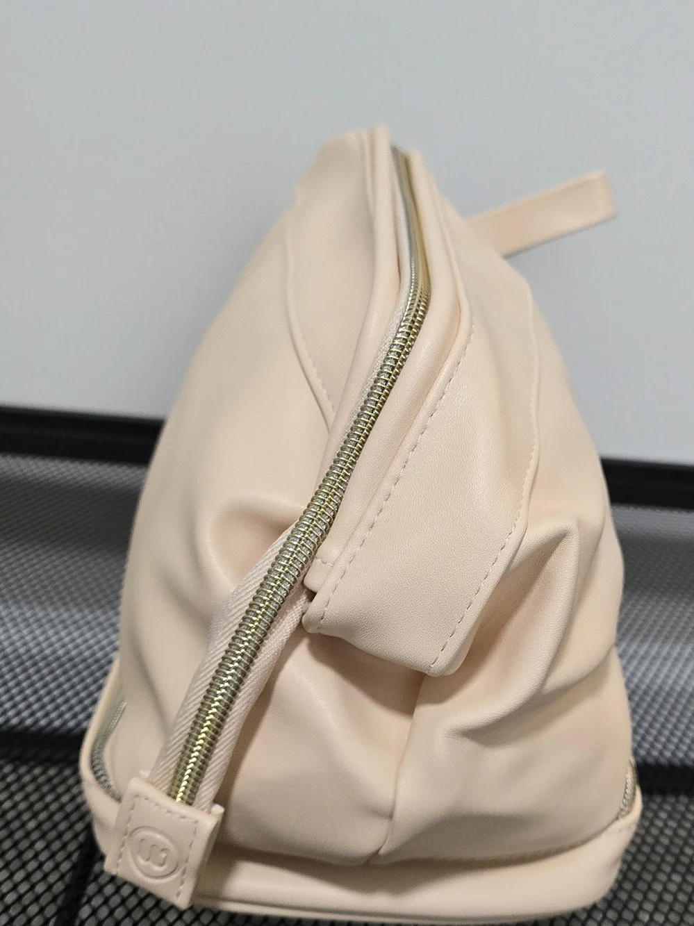 Cream Women's Cosmetic Bag NWT